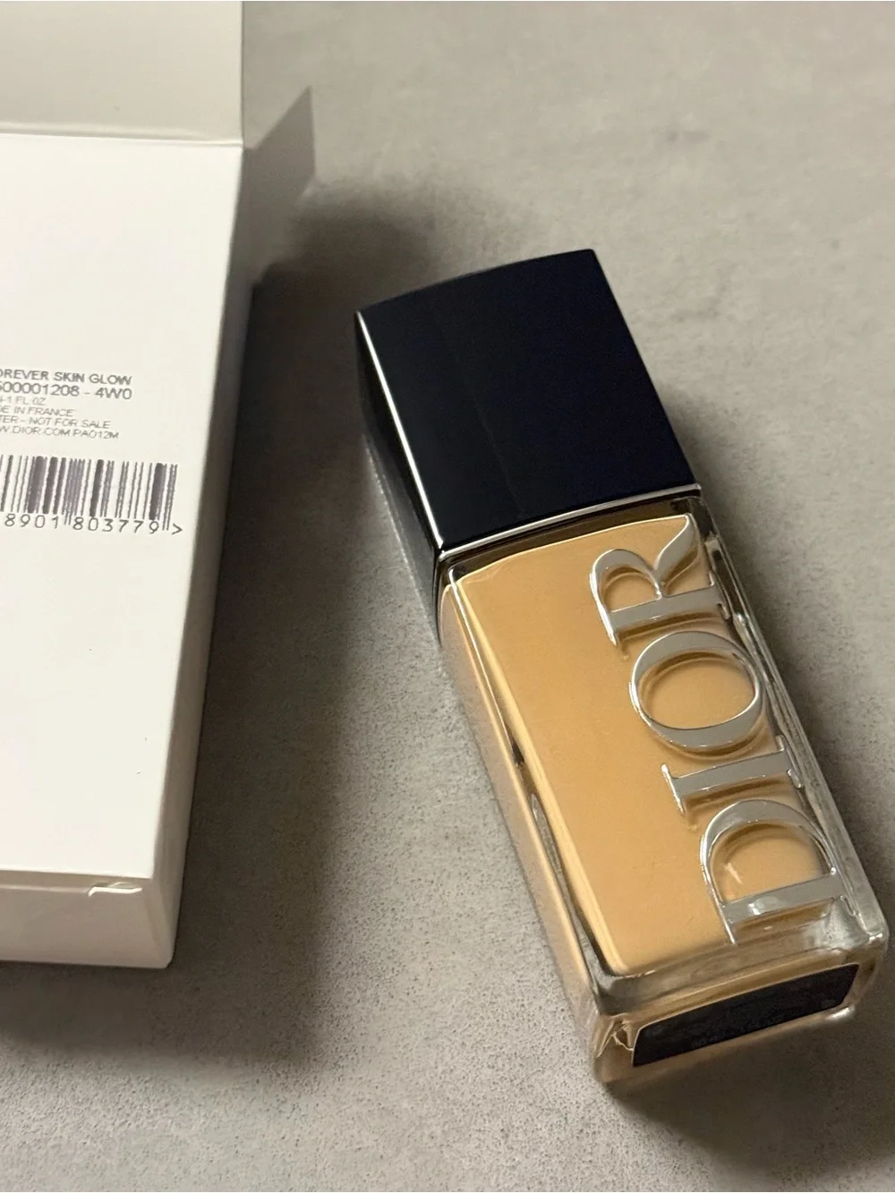 4WO Dior Forever Skin Glow Foundation